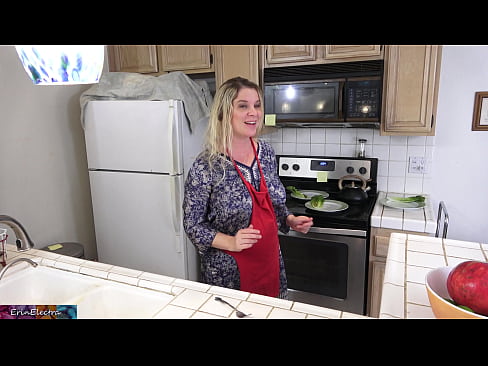 ❤️ Stepmom milking him in the kitchen before his date ❤️ Super porn at en-us.verhentai.ru ❌️❤
